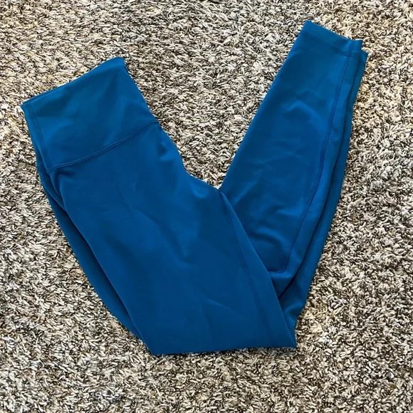 Lululemon Wunder Train high rise tight 28 inch inseam size 8 color capri - Picture 4 of 5